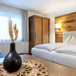 亚格海姆公寓式酒店 4* 弗拉绍