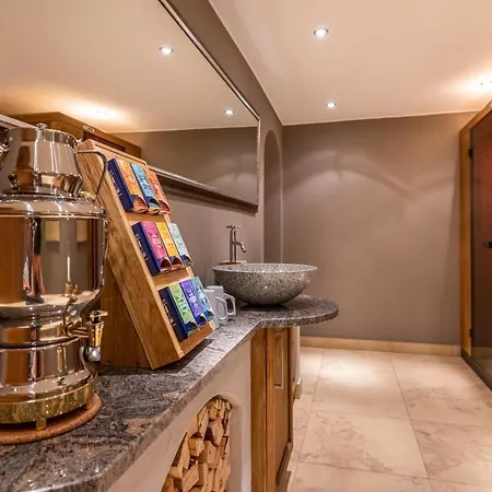 Jaegerheim Апарт-отель 4*