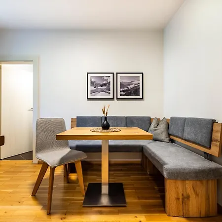 Jaegerheim Апарт-отель 4*