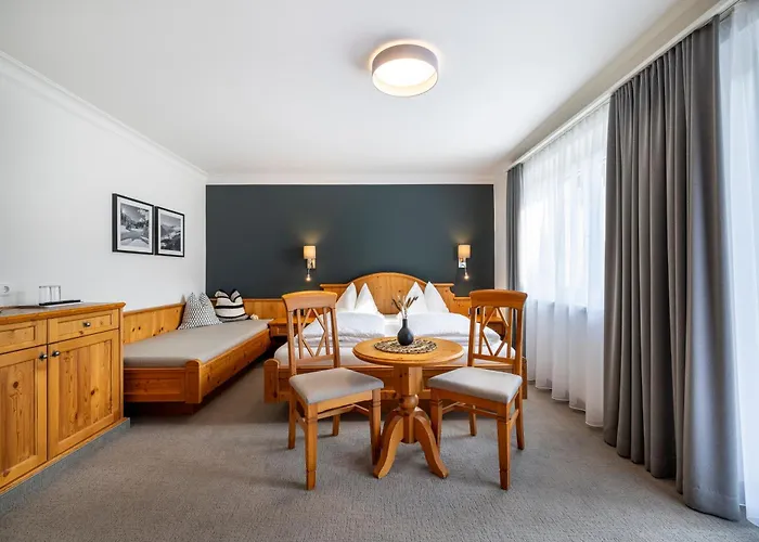 亚格海姆公寓式酒店 4* 弗拉绍